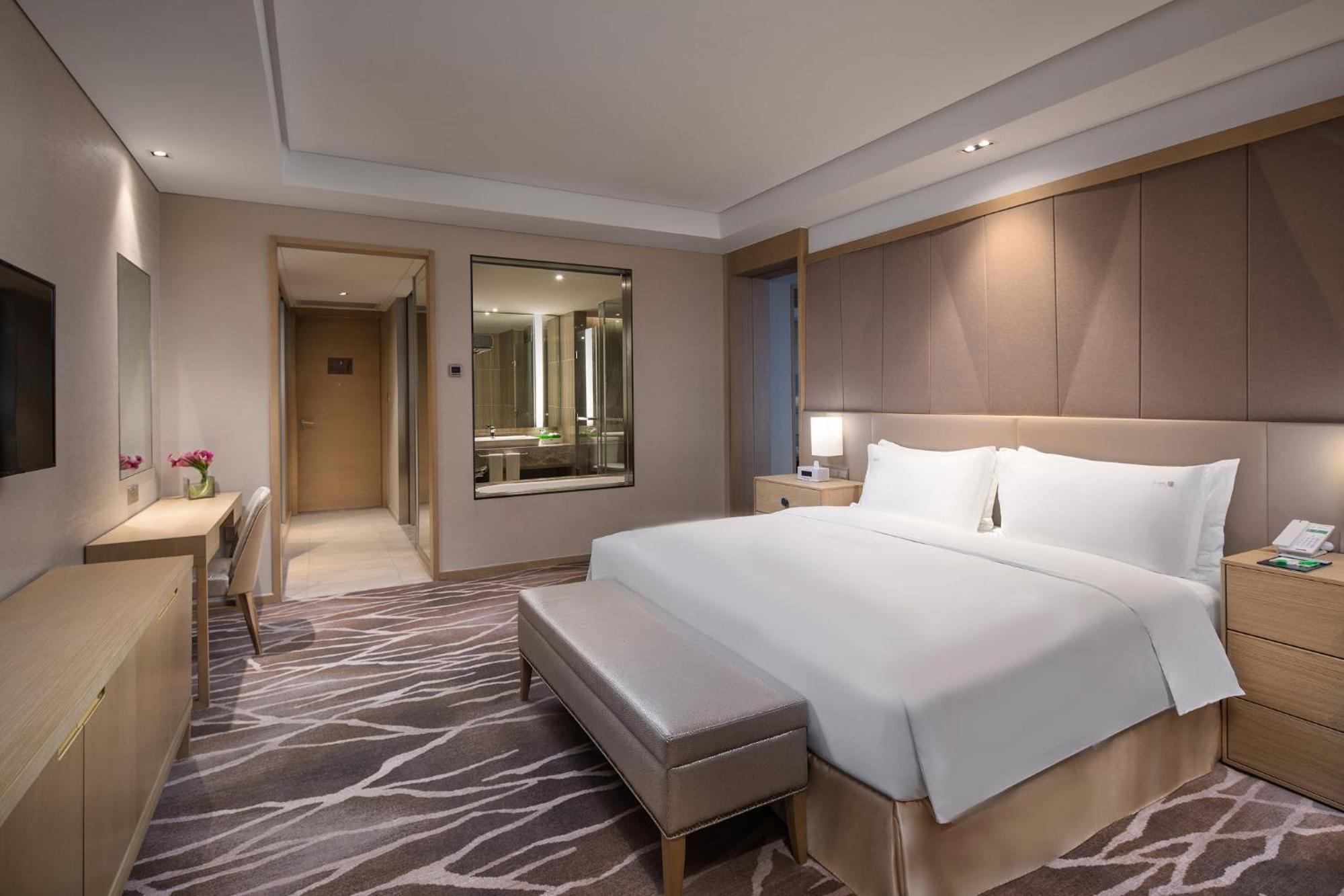Holiday Inn Wuxi Taihu New City By Ihg Exterior photo